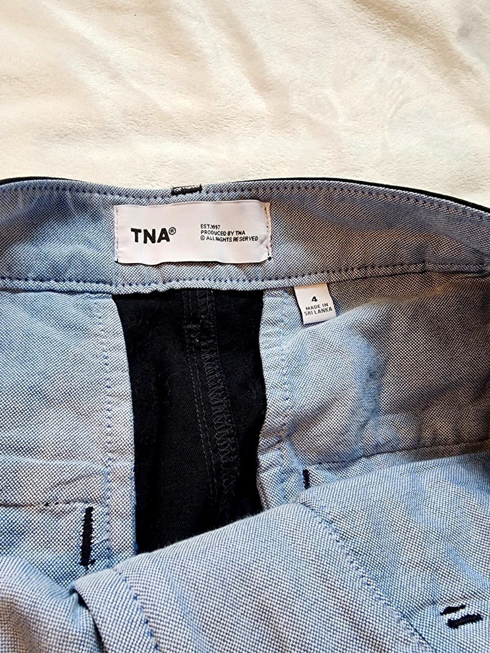 Aritzia TNA Women's Black Trousers Pleated Size 4 Cotton Pants - Picture 3 of 6